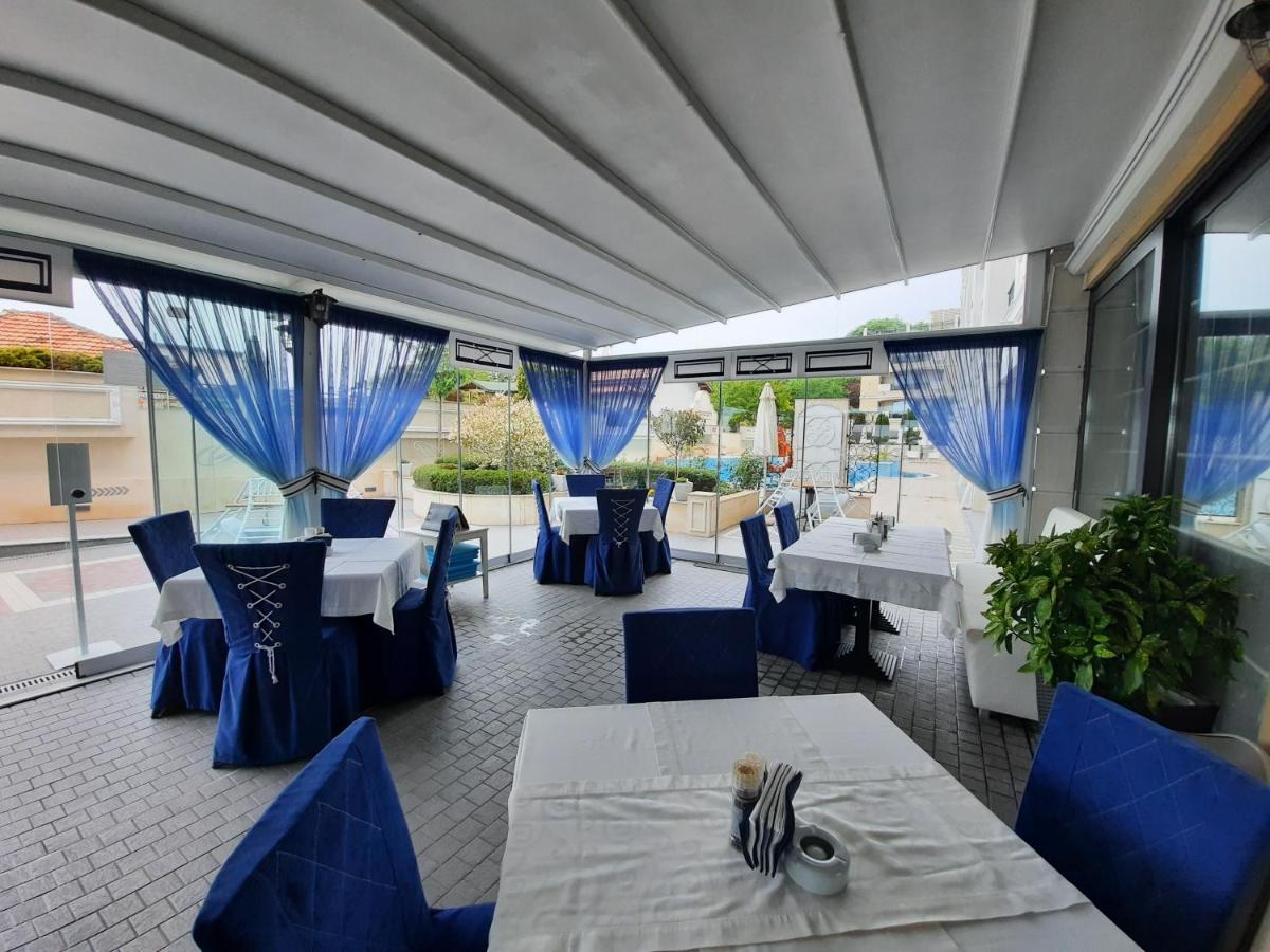 Private Super Apartments By Sea In Apart Hotel ! Pomorie Bagian luar foto